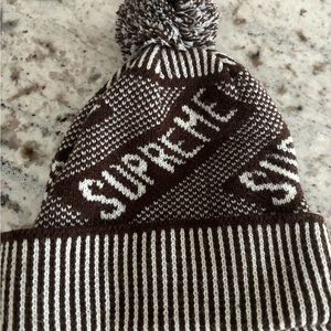 Authentic Supreme hat like new